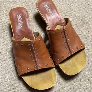 70s vibe Michael Kors brown slide sandal with slight heel. SZ 8